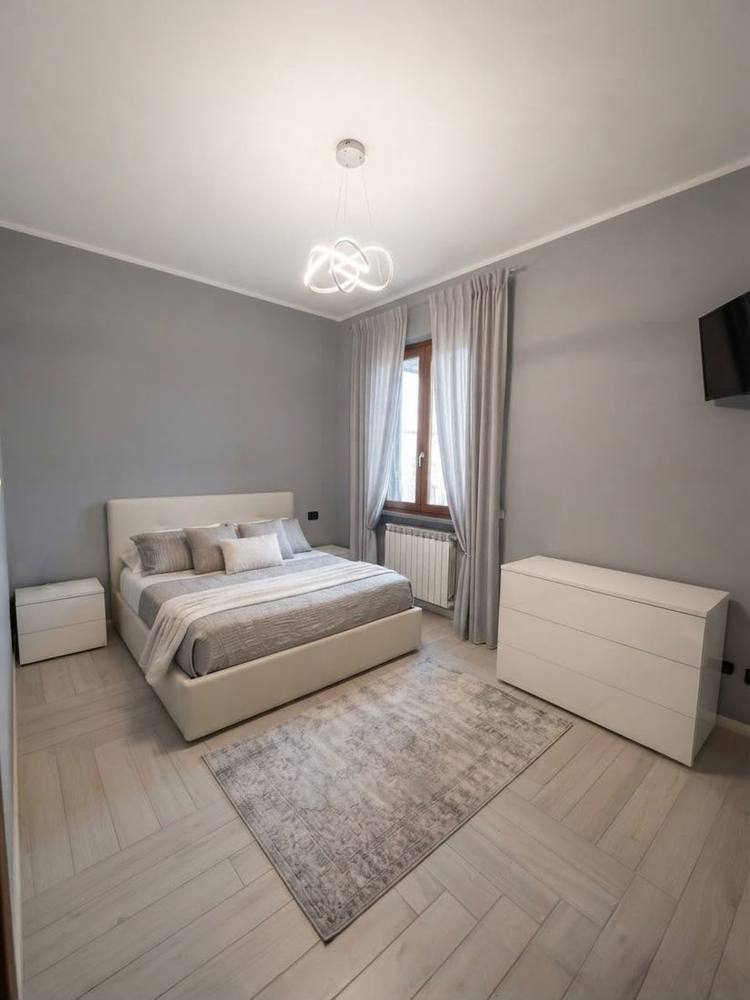 Camera da letto del bilocale, Legnano (MI)